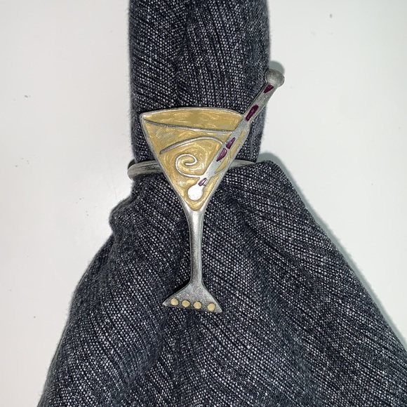 Set of Four napkins rings - Picture 4 of 6